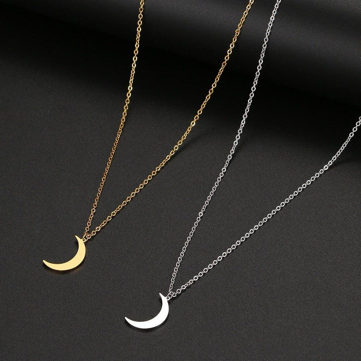 Collier pendentif lune simple plaqué or / argent - MonPendentif