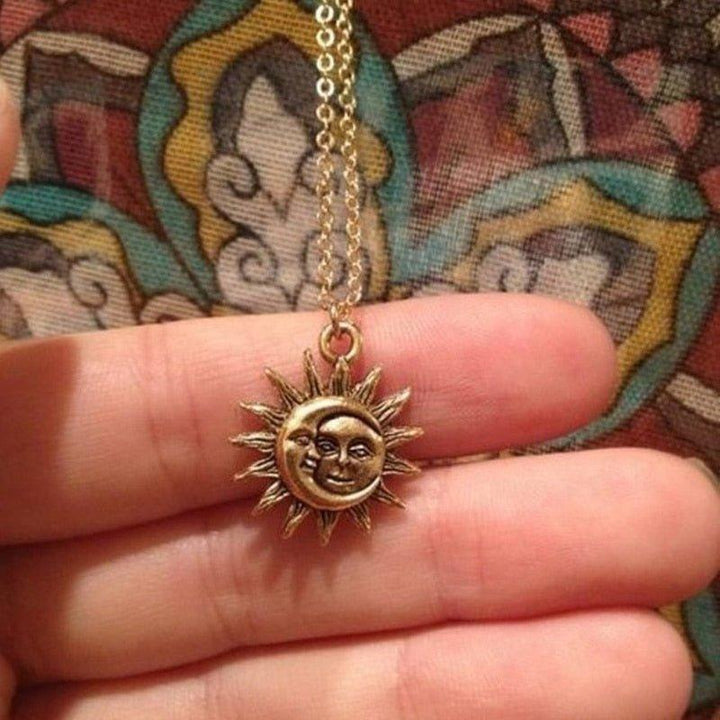 Collier pendentif soleil et lune relief plaqué or / or rose / argent - MonPendentif