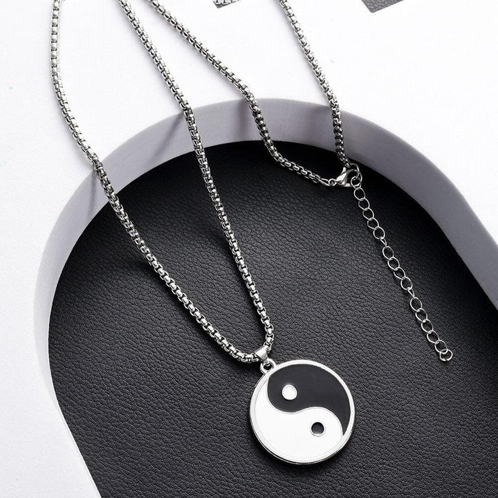 Collier pendentif yin yang noir et blanc - MonPendentif